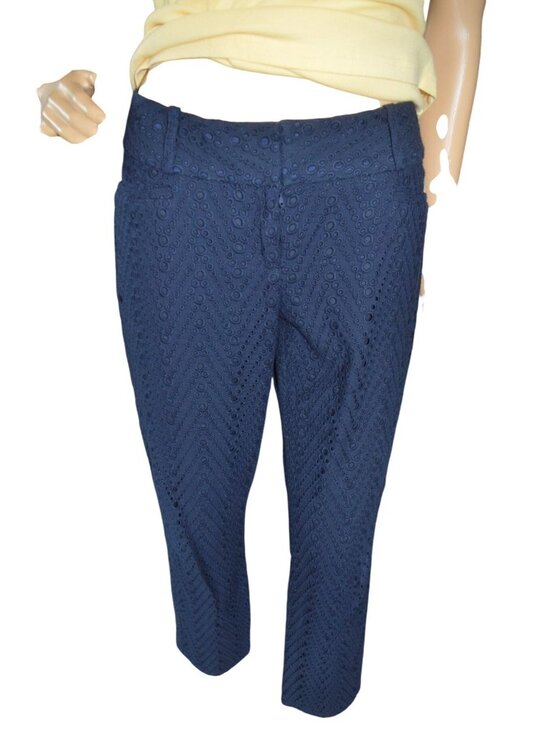 The Limited Pants - The Limited Navy Blue Eyelet Cropped Pants Trousers Women's Size 6 Preppy Casual